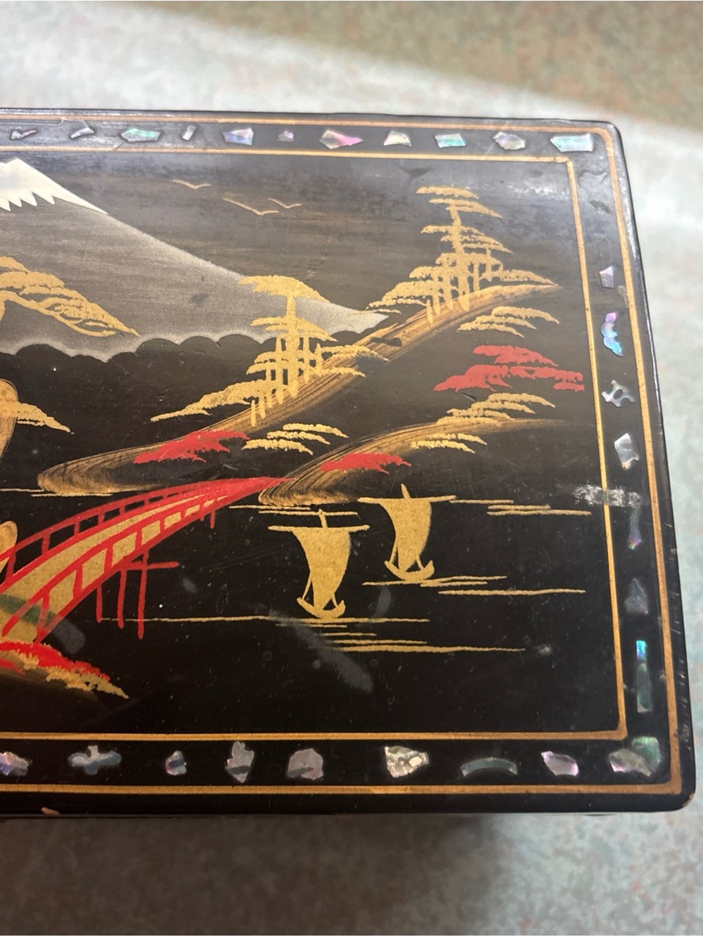 Black Lacquered Japanese Scenic Jewelry Box with Gold & Red Detail - Picture 4 of 16